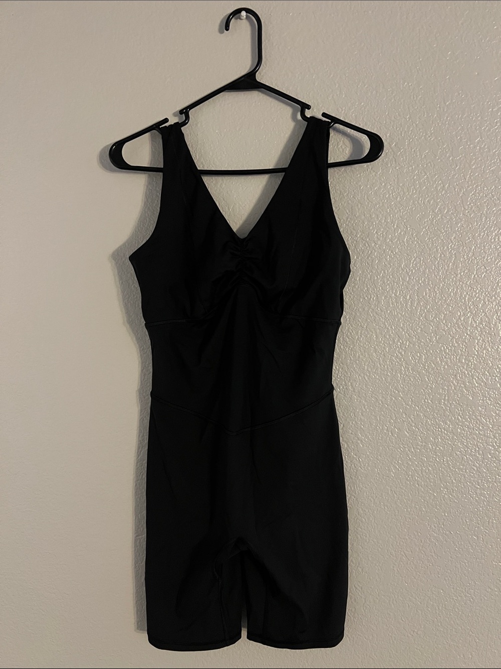 Gymshark Black V-Neck workout/training Bodysuit NWOT